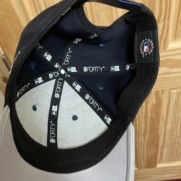 Baseball cap - Picture 2 of 2